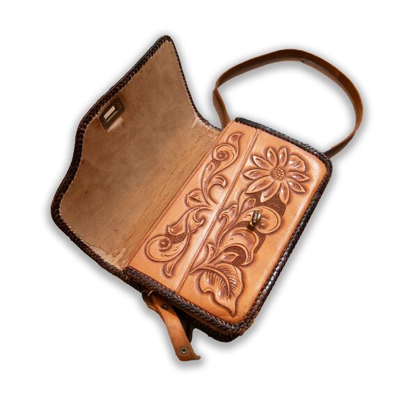 Vintage 1970s Tooled Leather Bag with Shoulder Strap and Original Letters - Picture 3 of 11